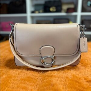 Brand New Coach soft tabby in Buff